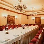 Nadiya Hotel 